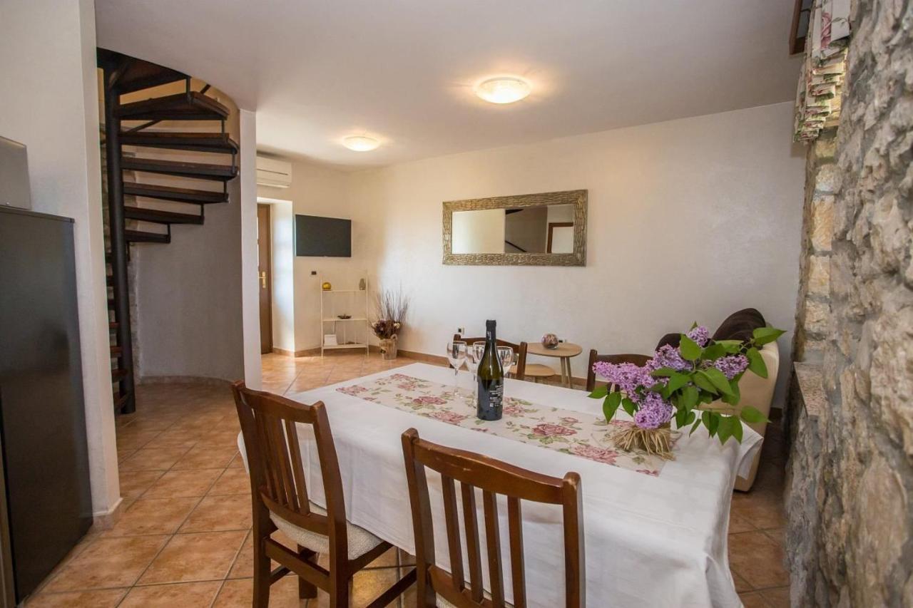 Apartment Nini Porec Esterno foto