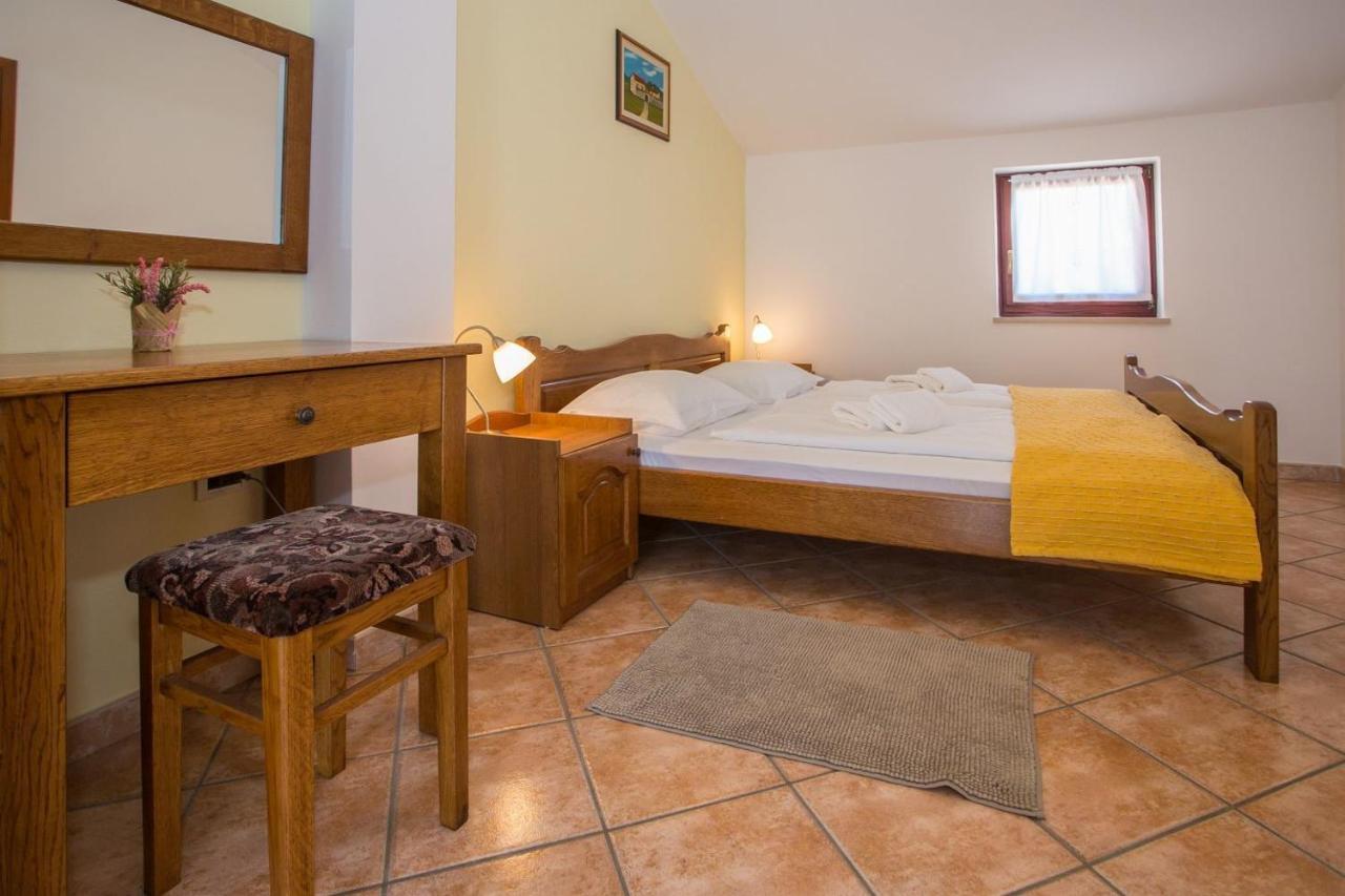 Apartment Nini Porec Esterno foto